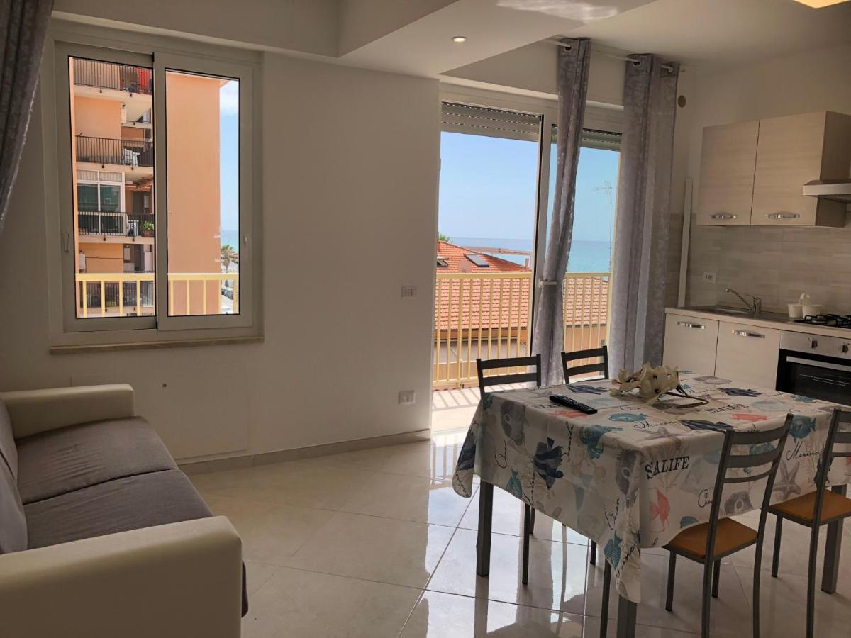Casa Di Gio' Appartement Ventimiglia Buitenkant foto